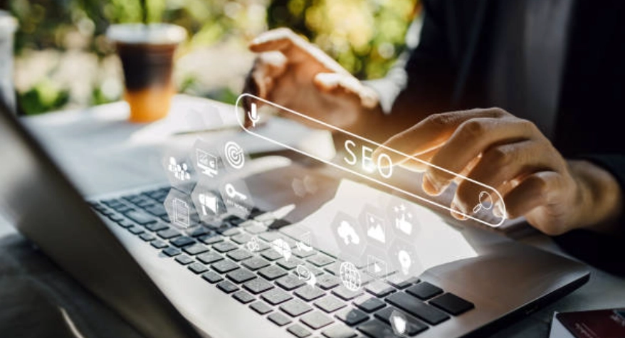 Man-laptop-seo
